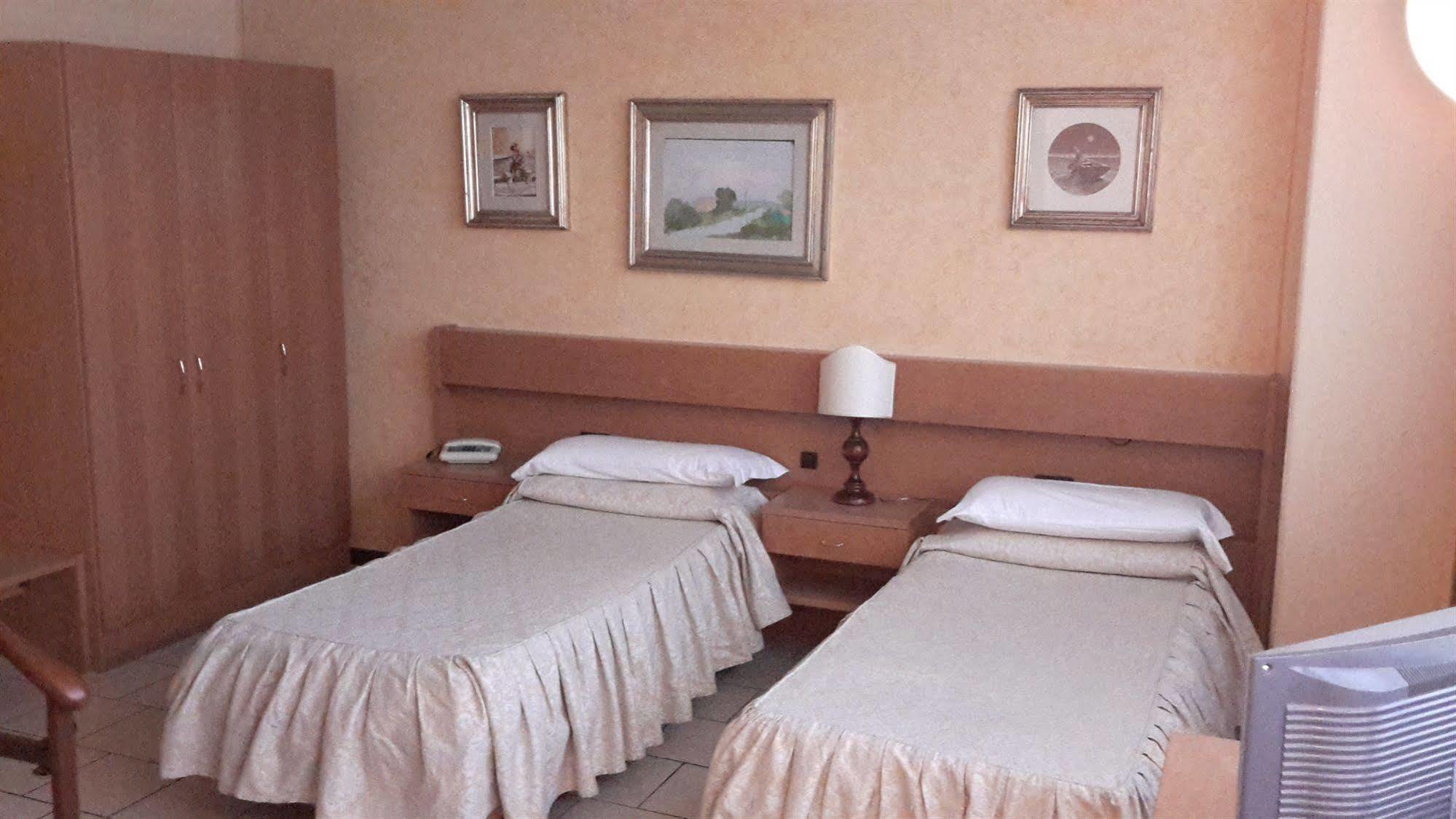 Hotel Cristallo Barga Fornaci di Barga Kültér fotó