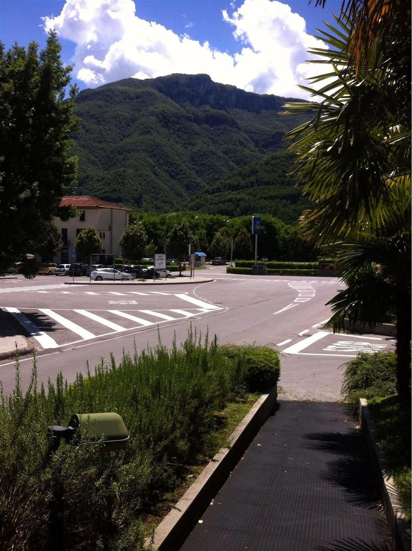 Hotel Cristallo Barga Fornaci di Barga Kültér fotó